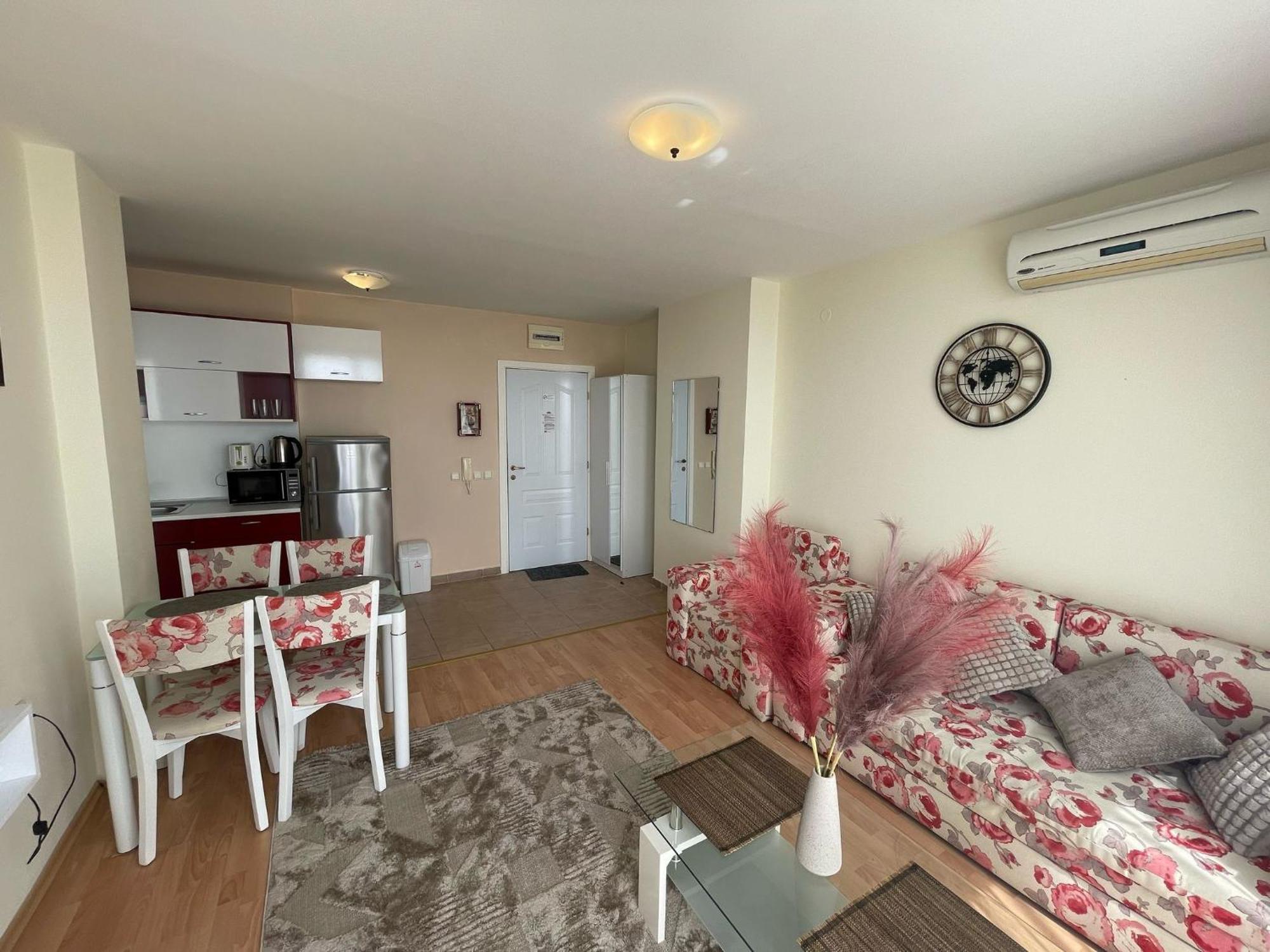 Grand Resort - Imperial Crown Fort Club - Prestige Apartments Elenite Bilik gambar